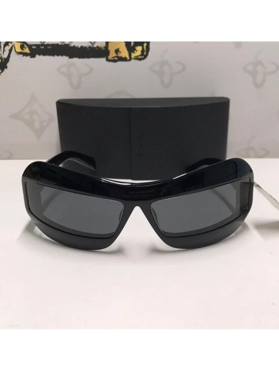 Stylish Black Sunglasses SPR30Y 1AB-5s0 main image 4